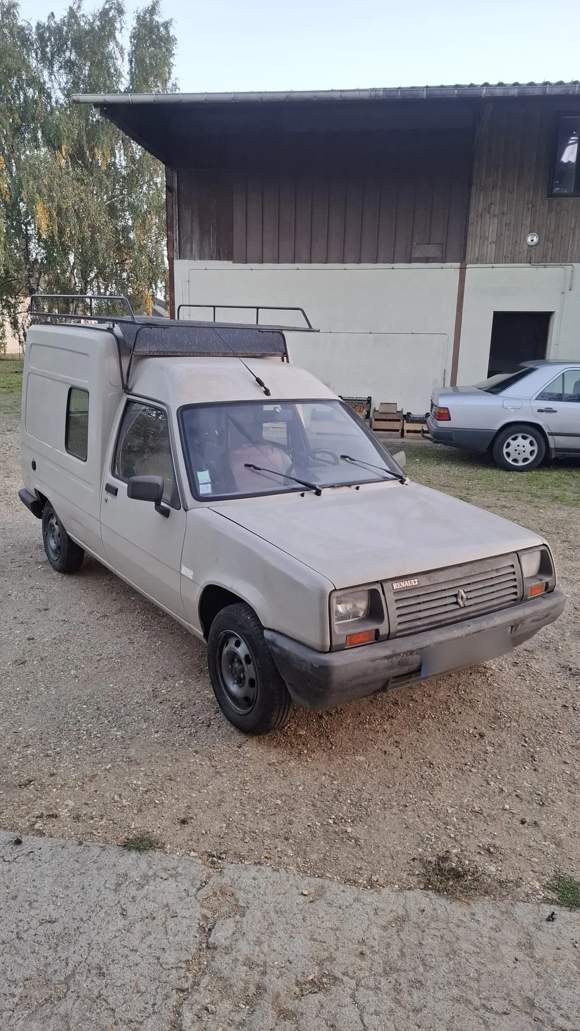 Renault Express beige, Années 80 · Fourgonnette · 1988