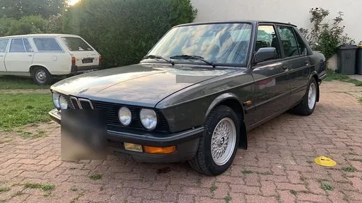 BMW Série 5, Années 80 · Berline · Grise