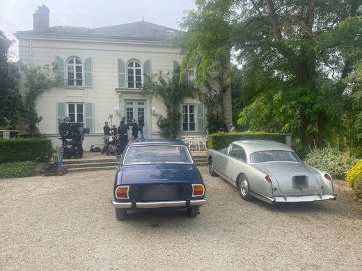 Reperage en exterieur, Facel Vega et Renault 5