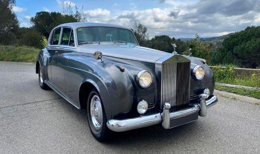 Rolls-Royce Silver Cloud, Années 60 · Berline de prestige · Gris